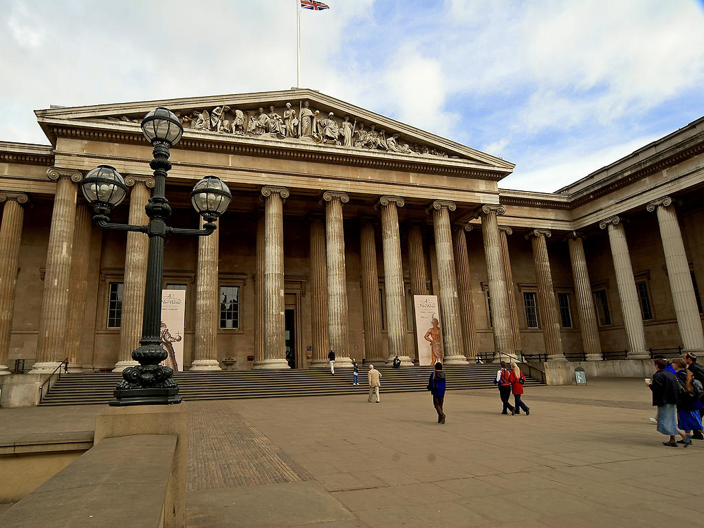 Η είσοδος του Βρετανικού μουσείου photocredits:wikipedia